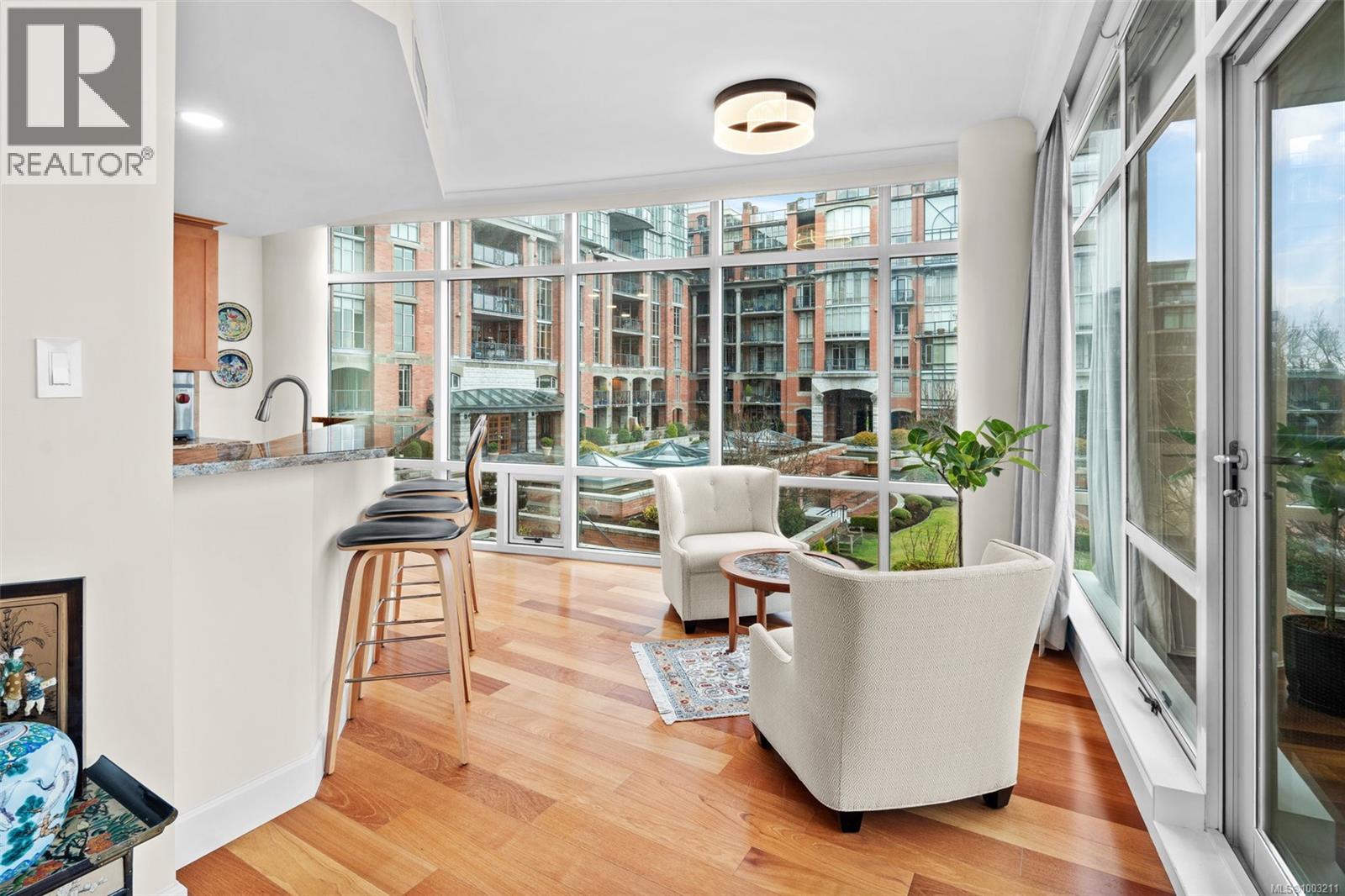 410 21 Dallas Rd, Victoria, British Columbia  V8V 4Z9 - Photo 14 - 1003211