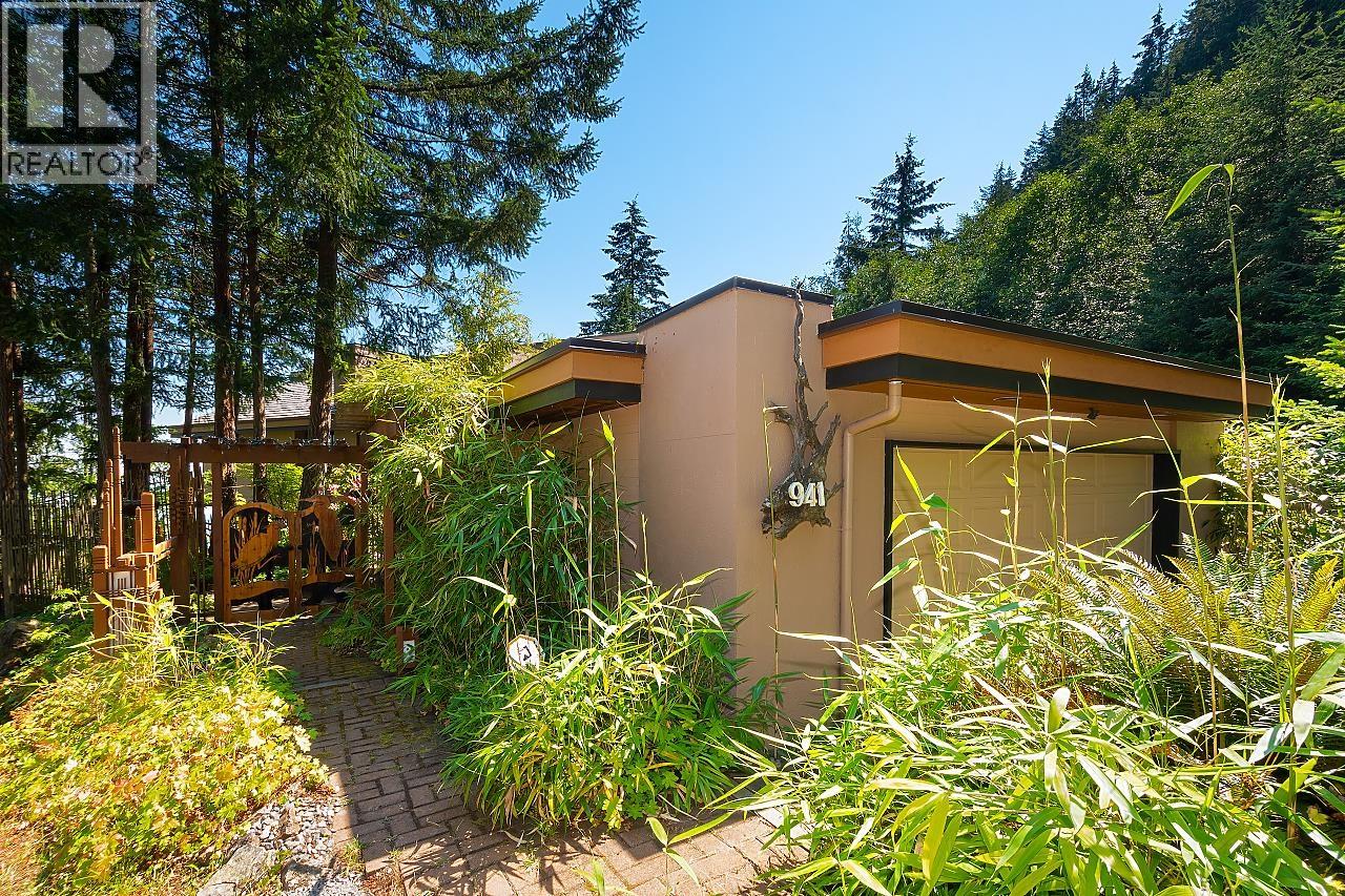 941 Valhalla Place, Bowen Island, British Columbia  V0N 1G2 - Photo 2 - R3055590
