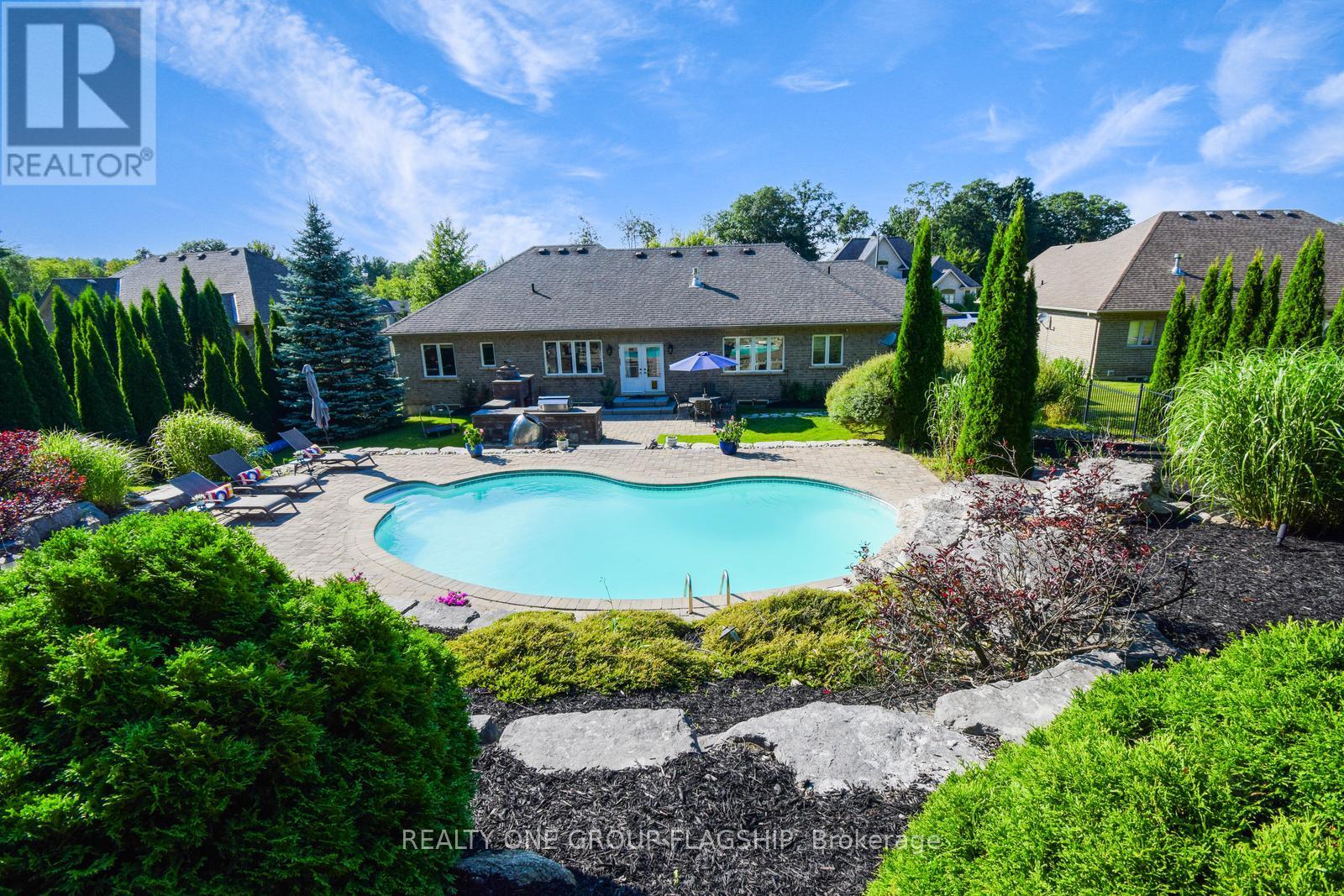 24 Wendat Trail, Springwater (Midhurst), Ontario  L4M 6T4 - Photo 28 - S12447115