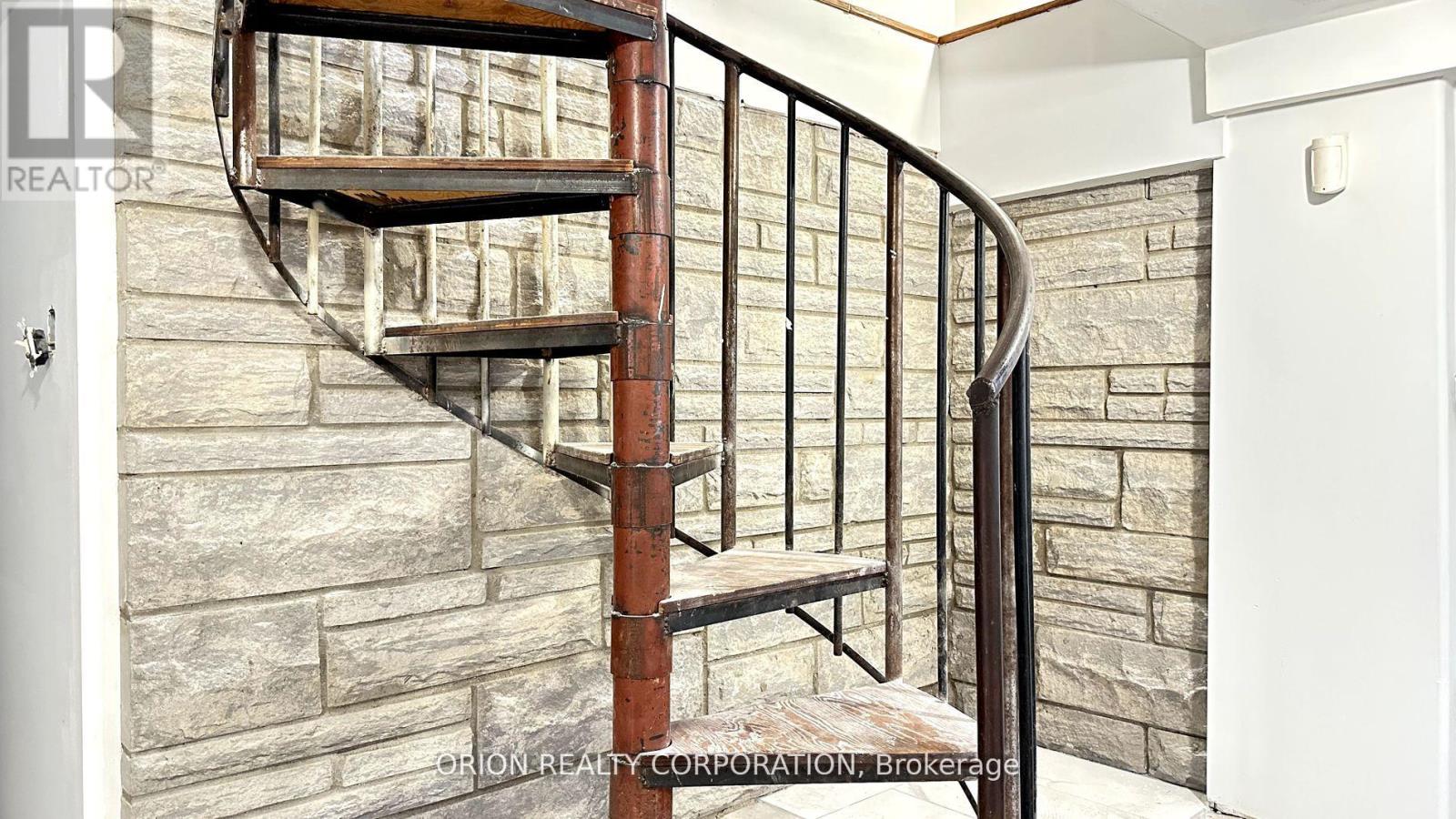20 Holgate Street, Barrie (Allandale), Ontario  L4N 2T5 - Photo 33 - S12447117
