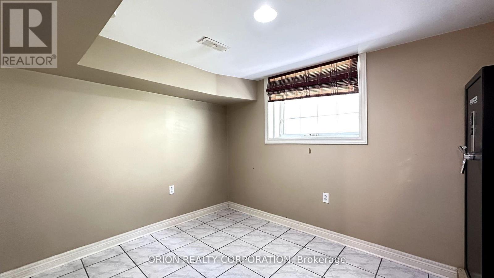 20 Holgate Street, Barrie (Allandale), Ontario  L4N 2T5 - Photo 35 - S12447117