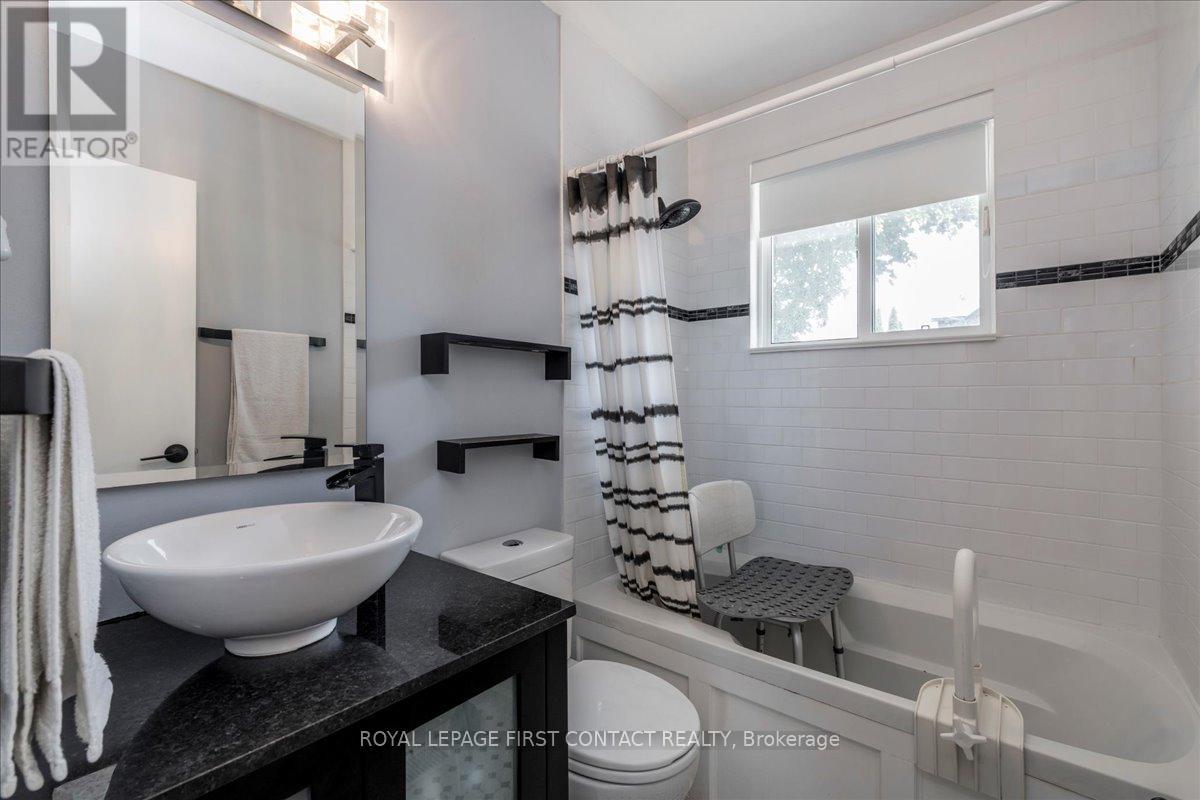 591 Oak Street, Collingwood, Ontario  L9Y 2Z2 - Photo 11 - S12447140