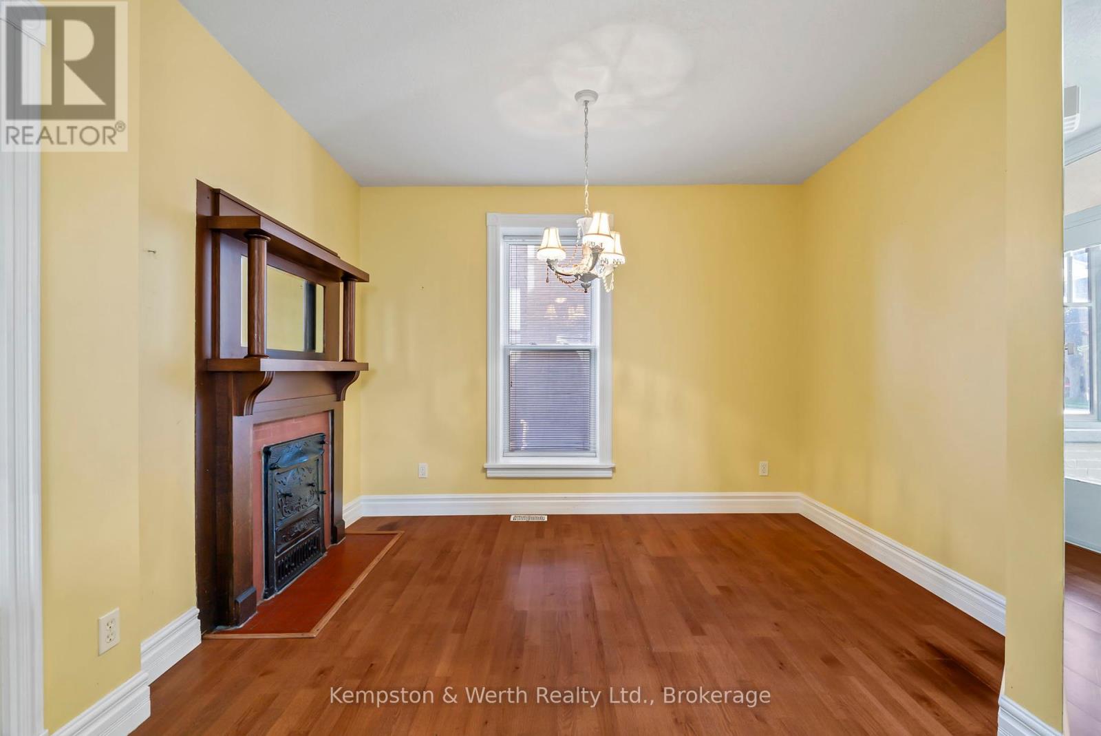 439 Main Street W, North Perth (Listowel), Ontario  N4W 1A7 - Photo 13 - X12447290