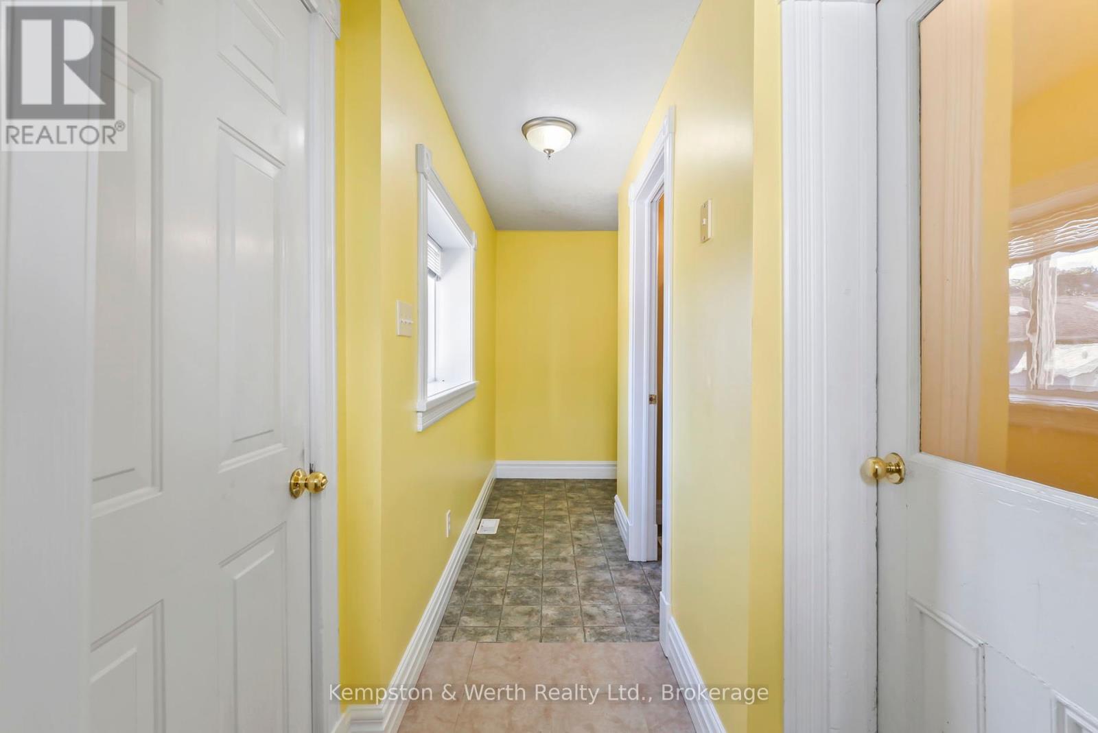 439 Main Street W, North Perth (Listowel), Ontario  N4W 1A7 - Photo 22 - X12447290