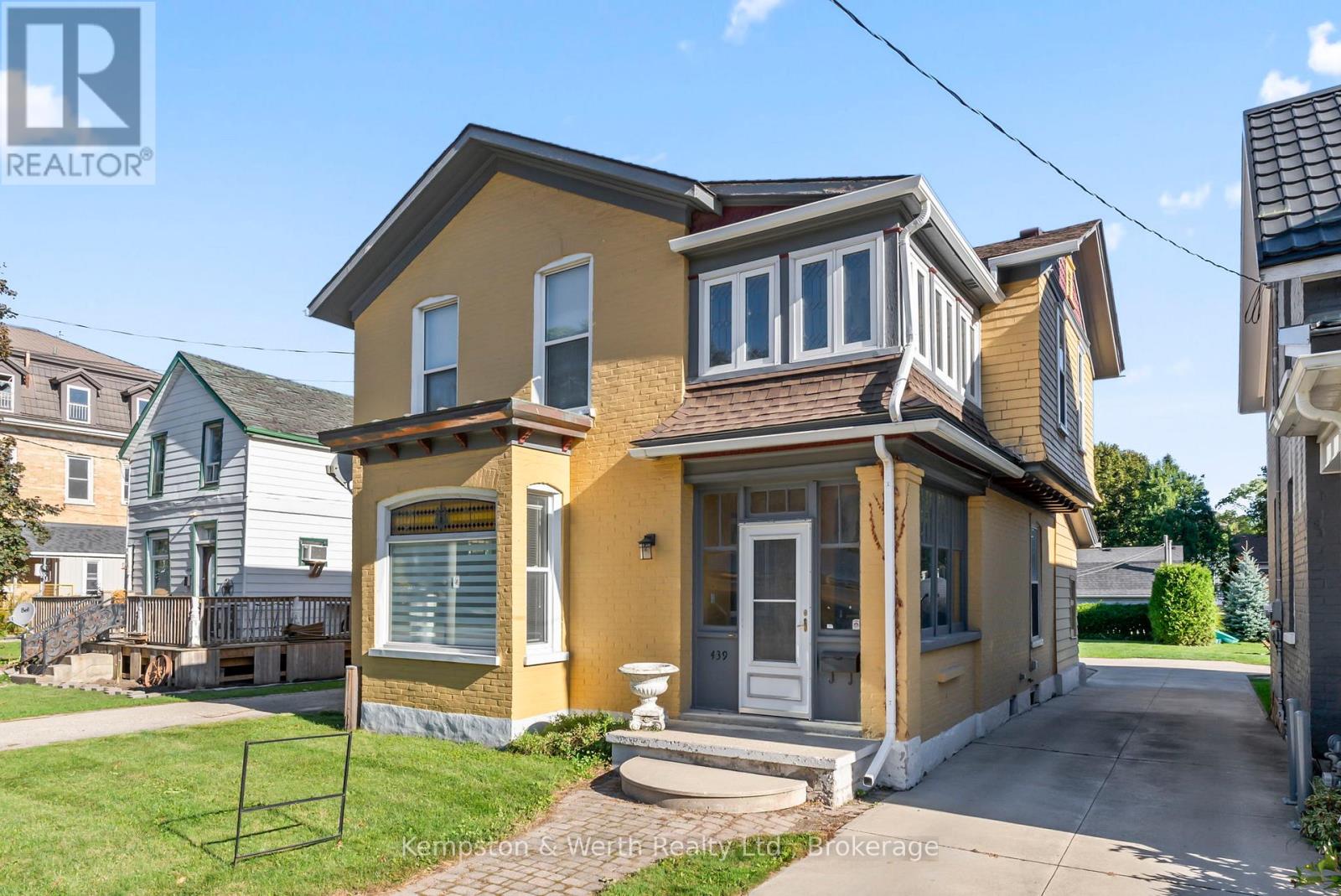 439 Main Street W, North Perth (Listowel), Ontario  N4W 1A7 - Photo 3 - X12447290