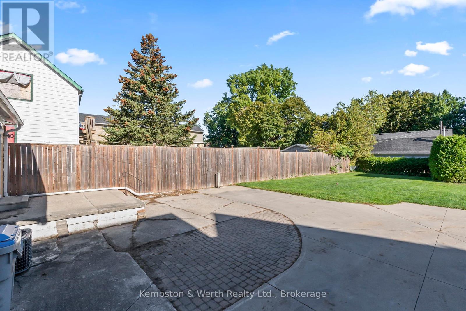 439 Main Street W, North Perth (Listowel), Ontario  N4W 1A7 - Photo 39 - X12447290