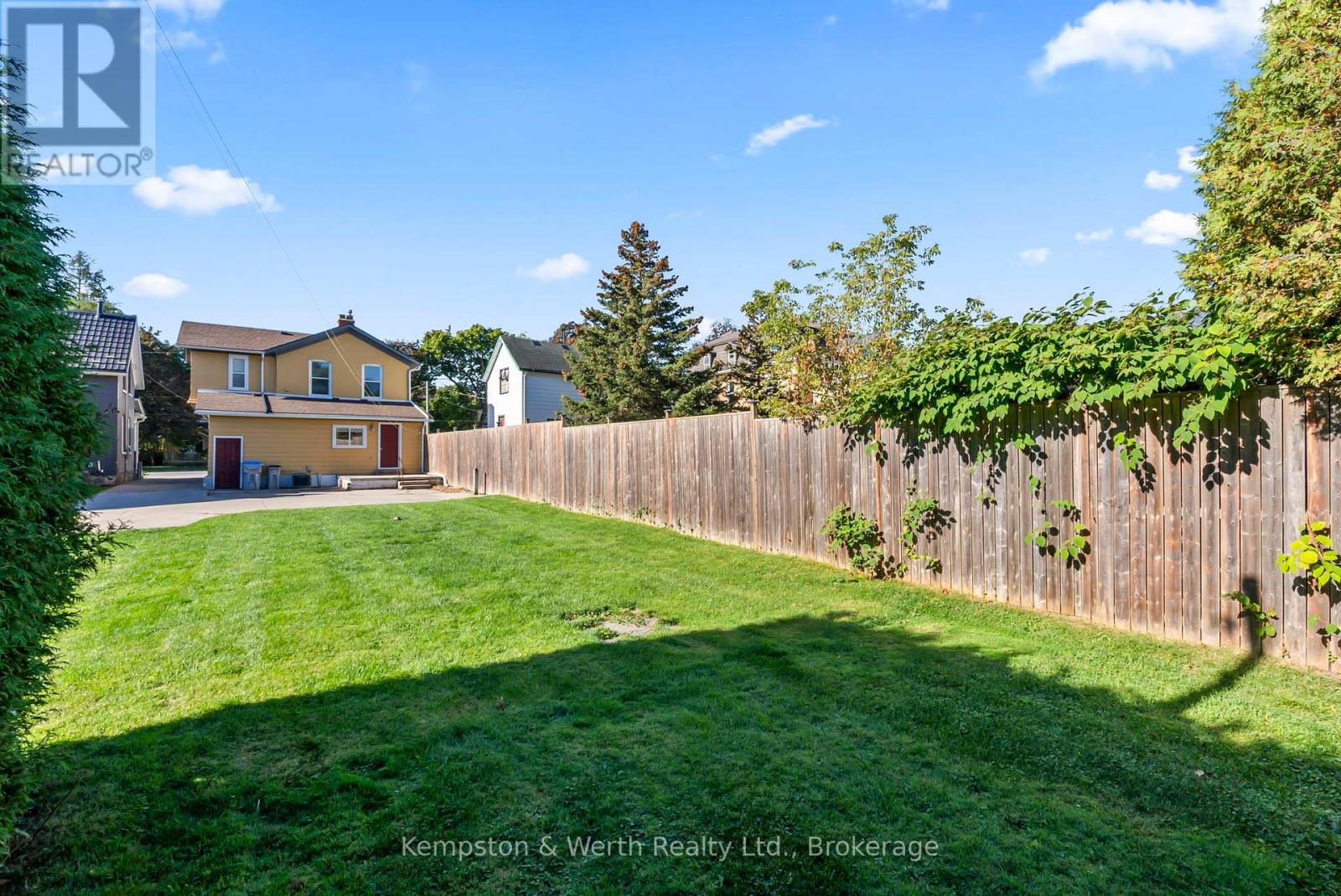 439 Main Street W, North Perth (Listowel), Ontario  N4W 1A7 - Photo 40 - X12447290