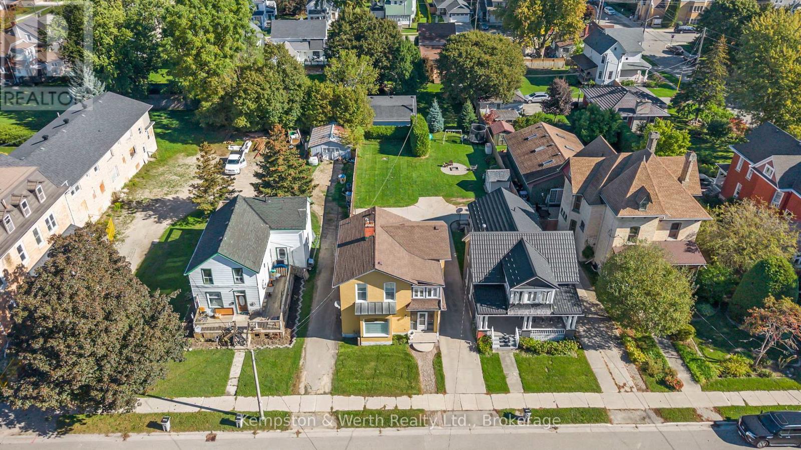 439 Main Street W, North Perth (Listowel), Ontario  N4W 1A7 - Photo 41 - X12447290
