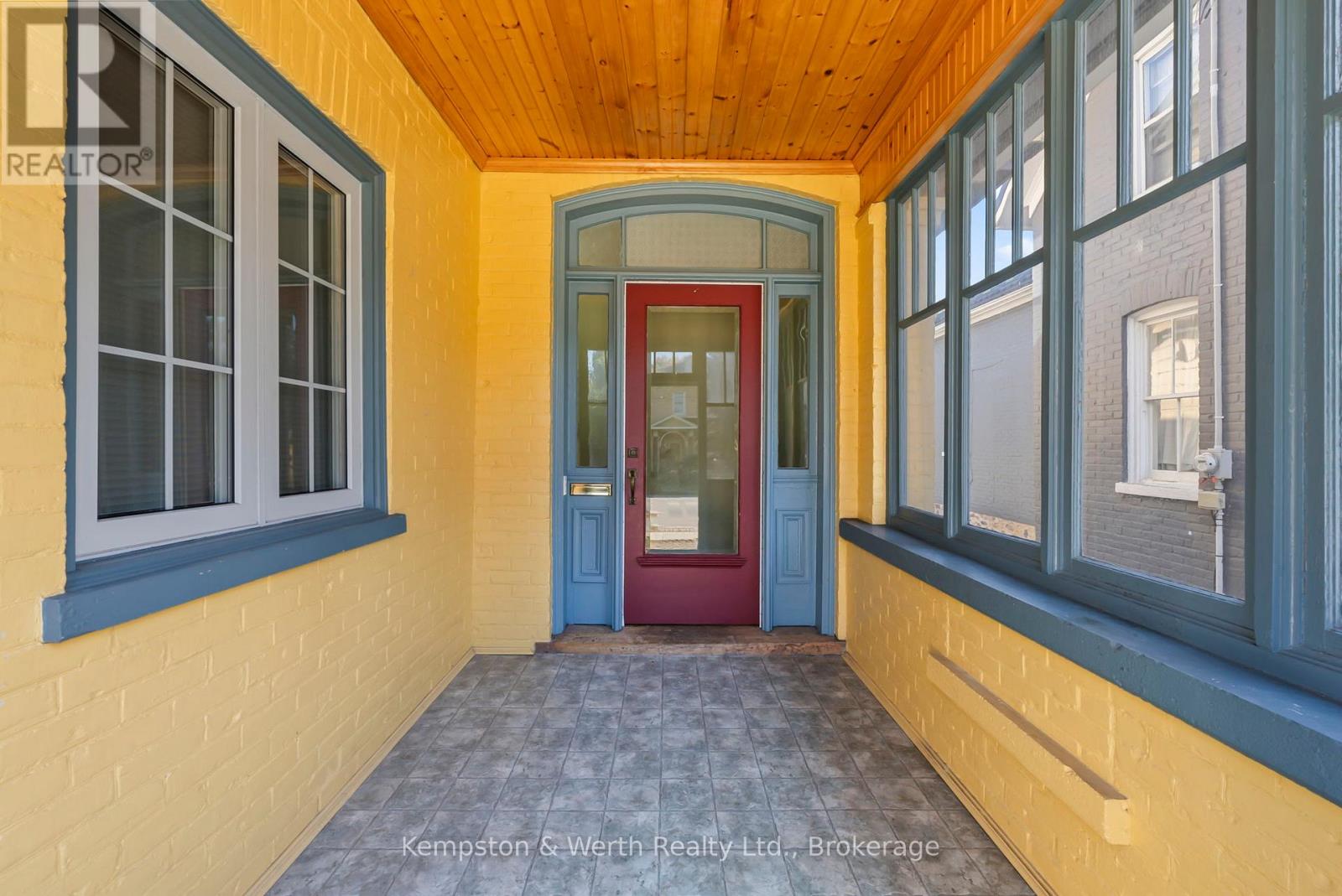 439 Main Street W, North Perth (Listowel), Ontario  N4W 1A7 - Photo 5 - X12447290