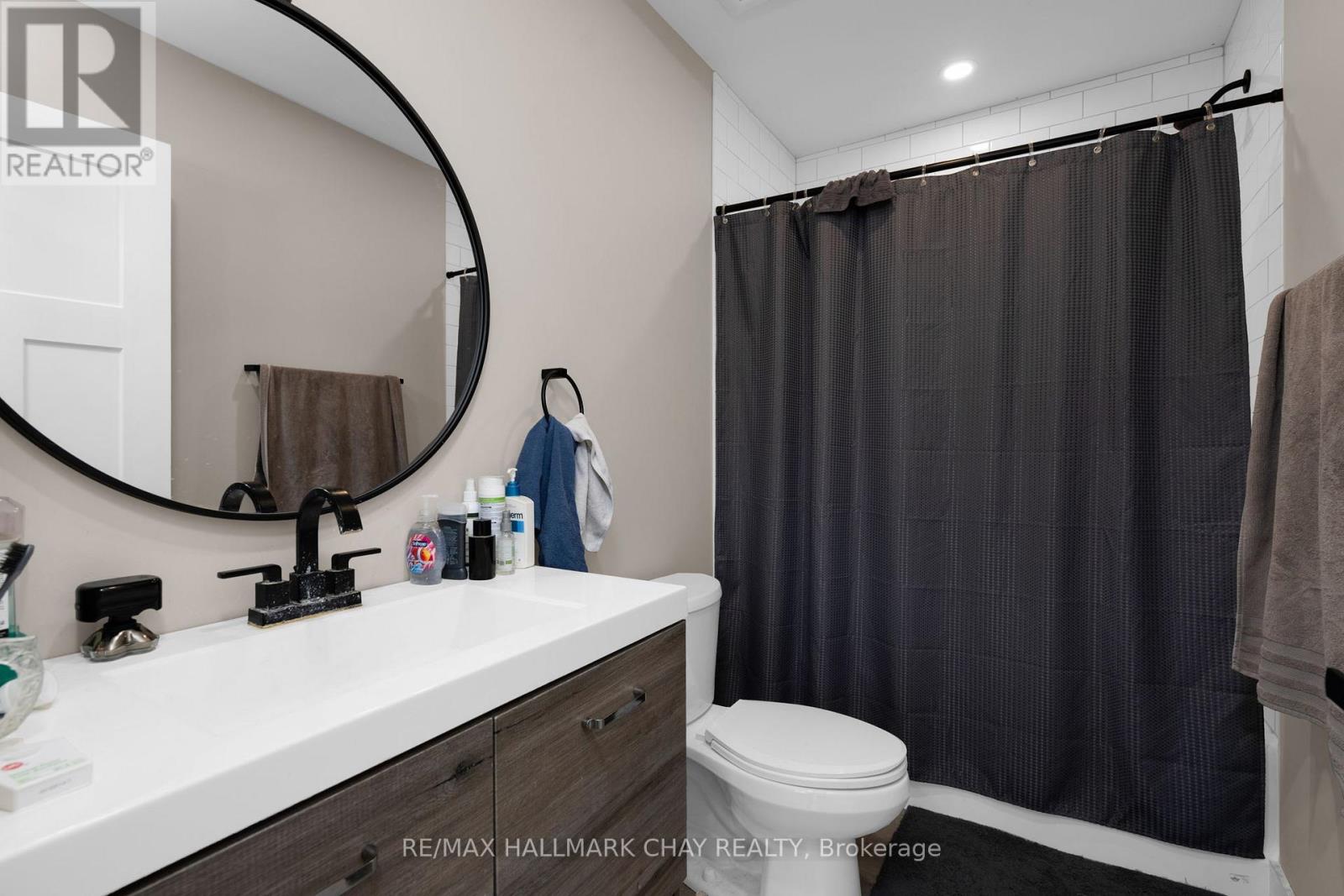 1, 2, 3 - 24 Charlbrook Avenue, Barrie (Cundles East), Ontario  L4M 2Y4 - Photo 25 - S12447161