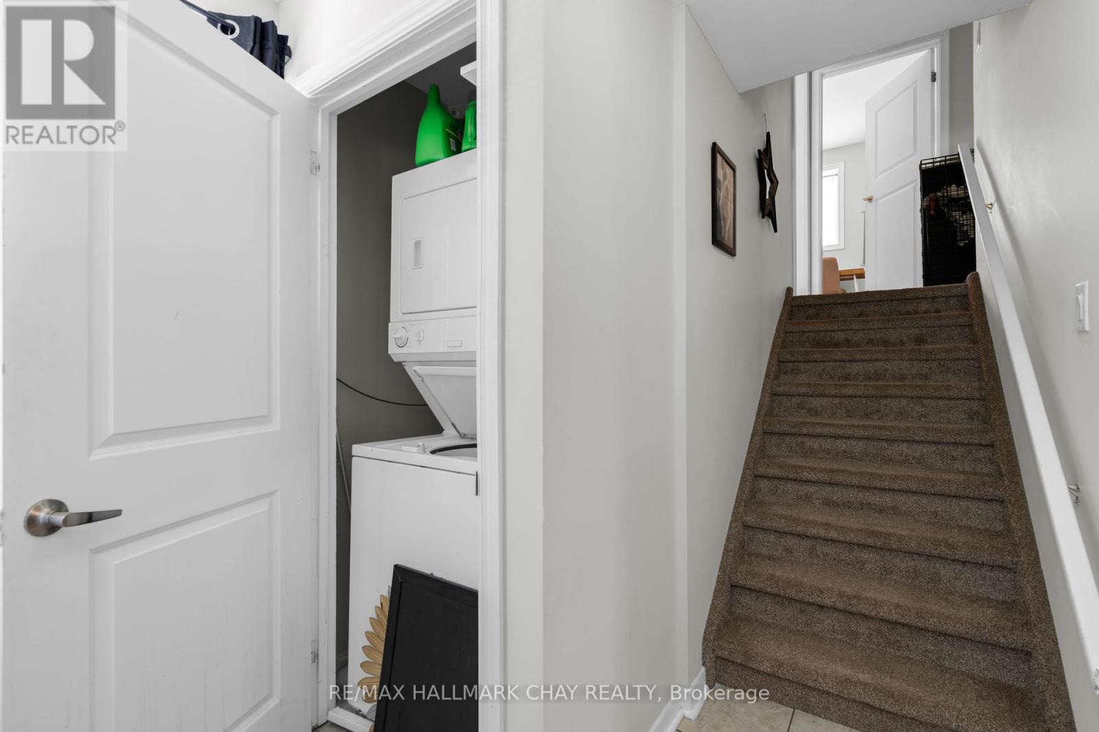 1, 2, 3 - 24 Charlbrook Avenue, Barrie (Cundles East), Ontario  L4M 2Y4 - Photo 4 - S12447161