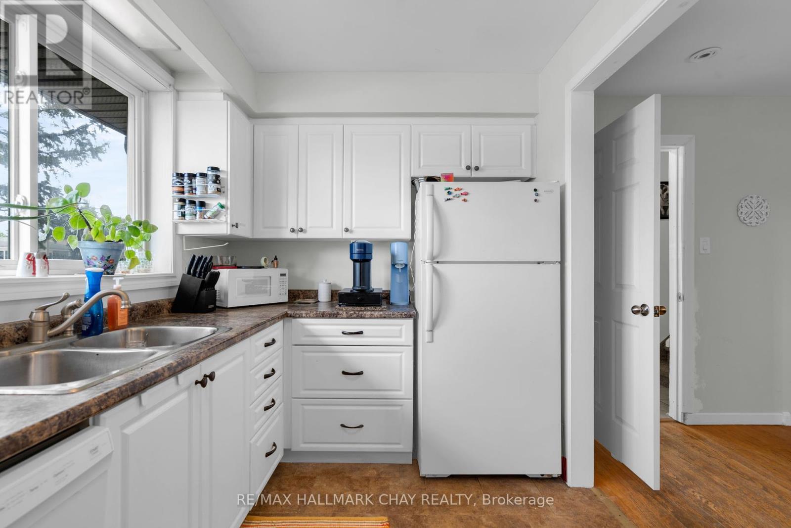 1, 2, 3 - 24 Charlbrook Avenue, Barrie (Cundles East), Ontario  L4M 2Y4 - Photo 8 - S12447161