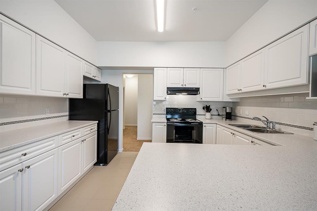 202 13911 70 AVENUE, Surrey, British Columbia