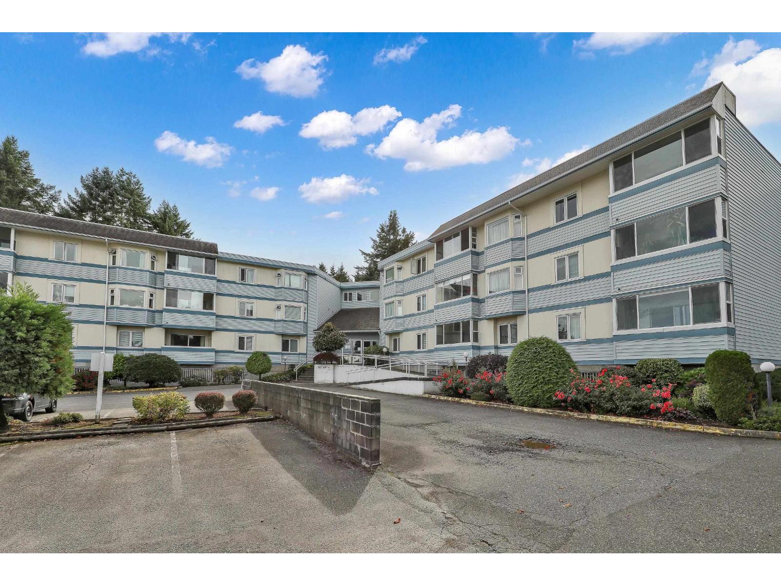 208 7175 134 STREET, Surrey, British Columbia