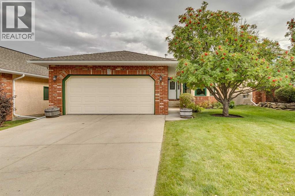 74 Evergreen Bay Sw, Calgary, Alberta  T2Y 3E9 - Photo 1 - A2261025
