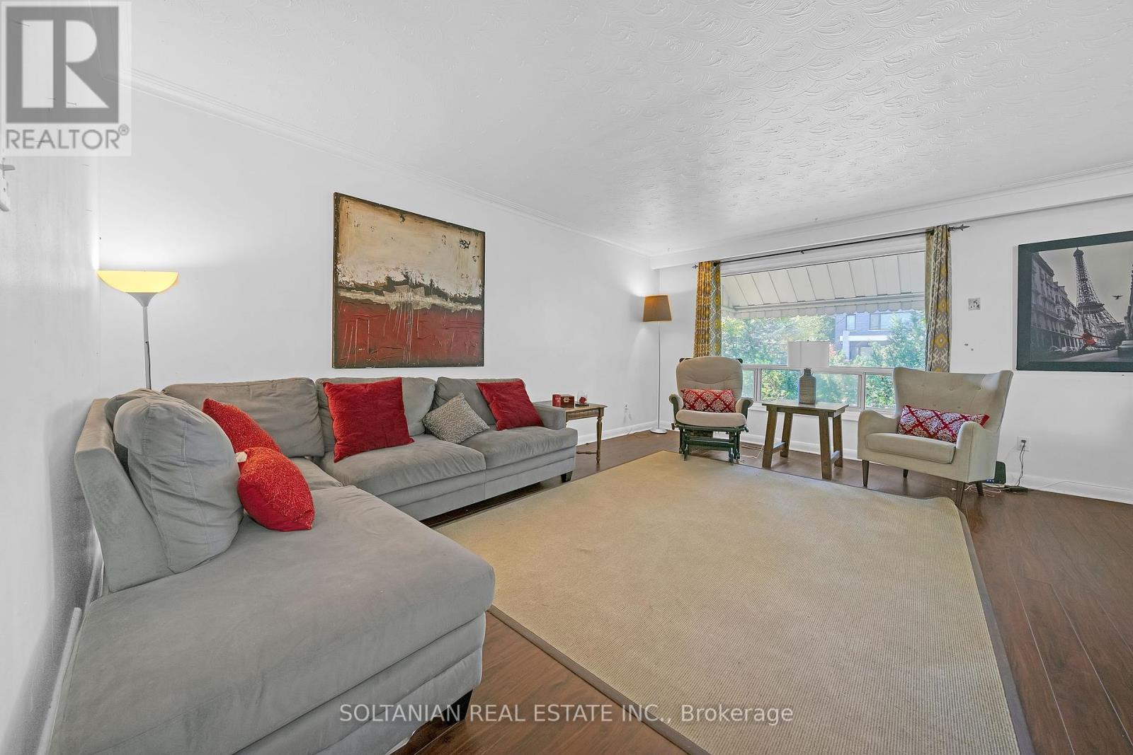 183 MAXOME AVENUE, Toronto, Ontario