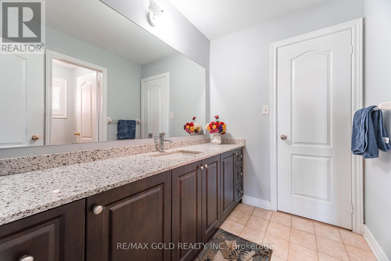 8 Goreridge Crescent, Brampton, Ontario  L6P 1P2 - Photo 19 - W12447097