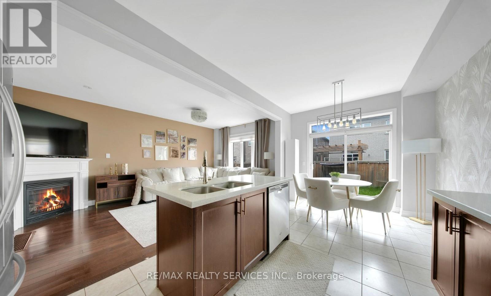 12 Goodsway Trail, Brampton, Ontario  L7A 4A3 - Photo 13 - W12447106