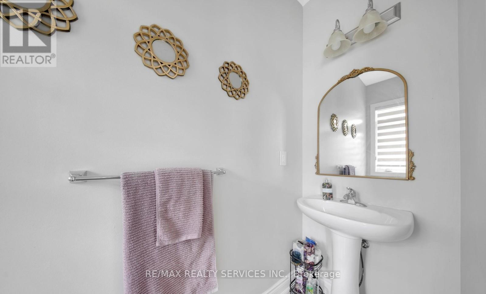 12 Goodsway Trail, Brampton, Ontario  L7A 4A3 - Photo 15 - W12447106