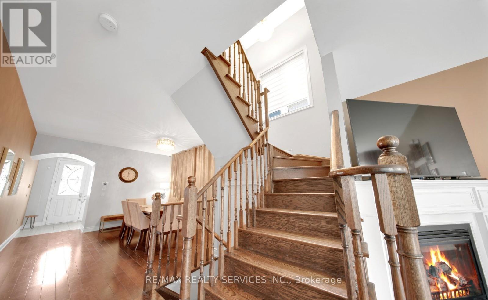 12 Goodsway Trail, Brampton, Ontario  L7A 4A3 - Photo 16 - W12447106