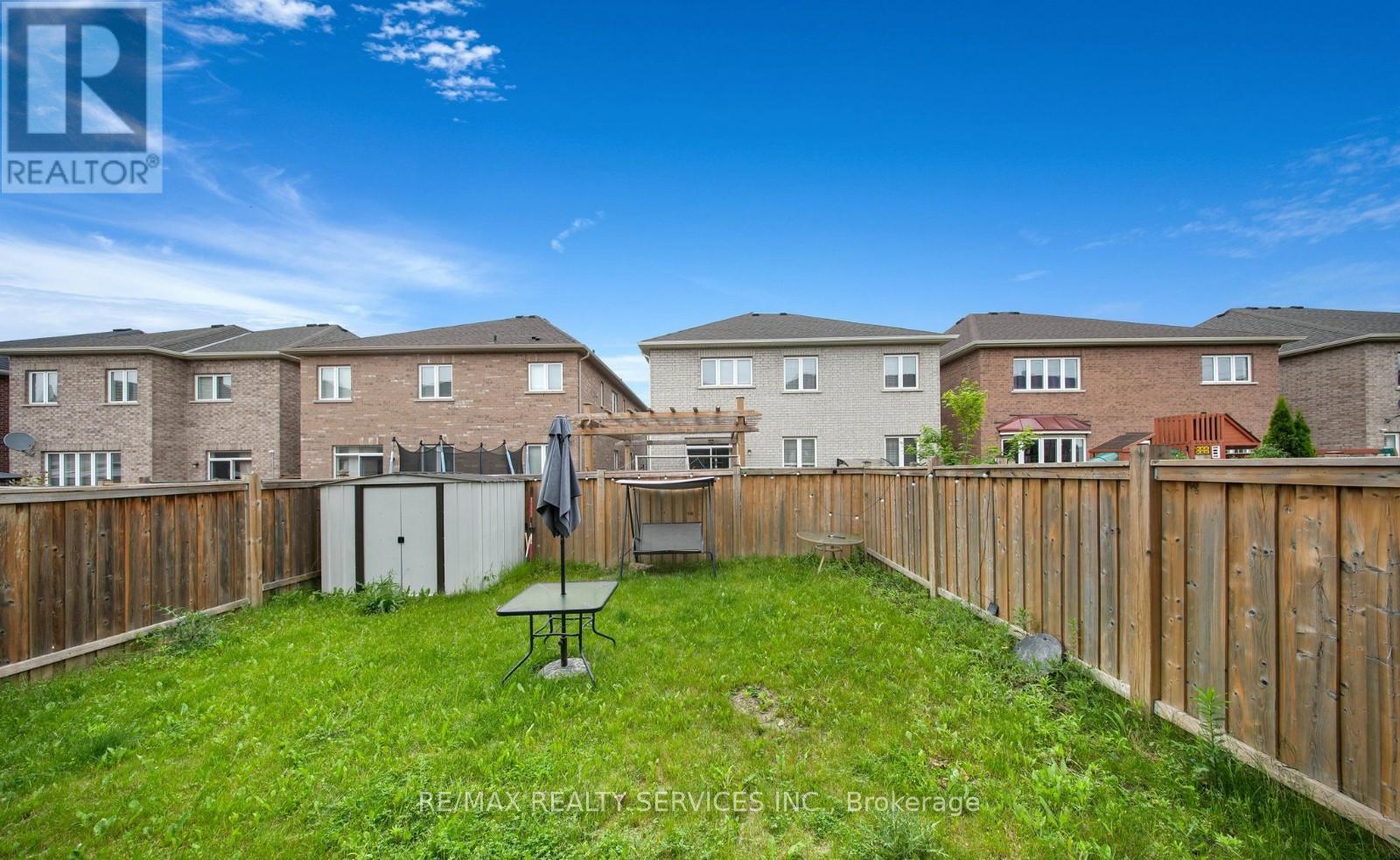12 Goodsway Trail, Brampton, Ontario  L7A 4A3 - Photo 26 - W12447106
