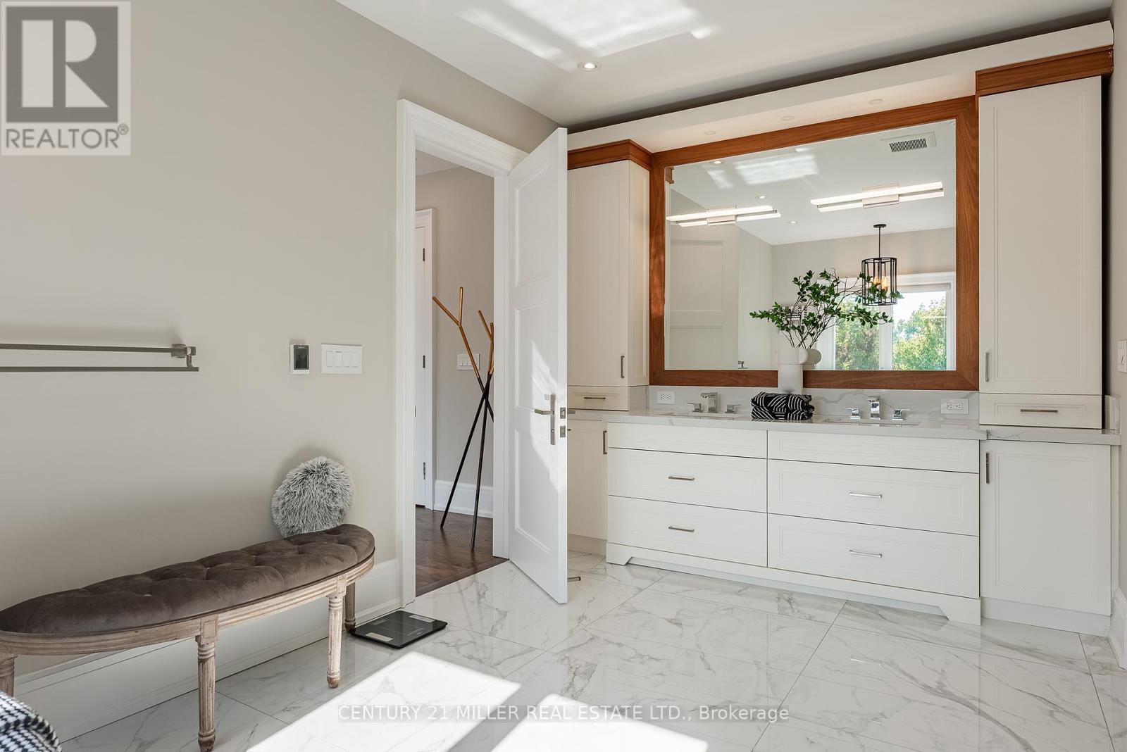 391 Sandhurst Drive, Oakville (Wo West), Ontario  L6L 4L1 - Photo 29 - W12447126