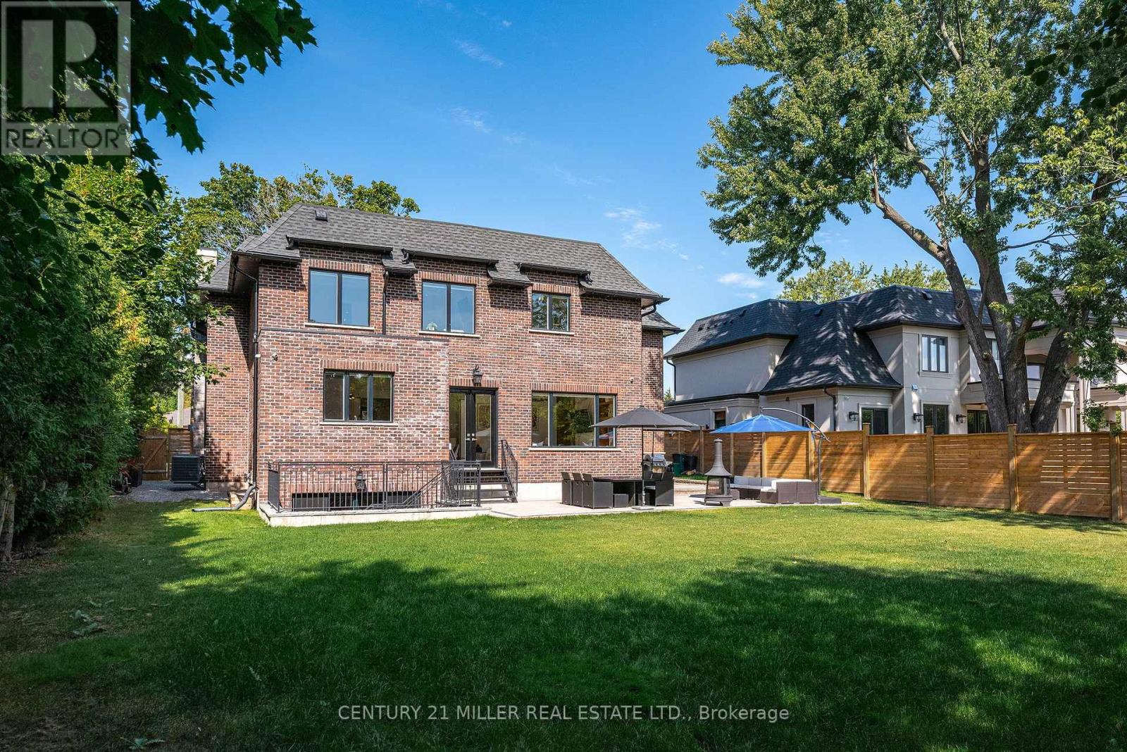 391 Sandhurst Drive, Oakville (Wo West), Ontario  L6L 4L1 - Photo 48 - W12447126