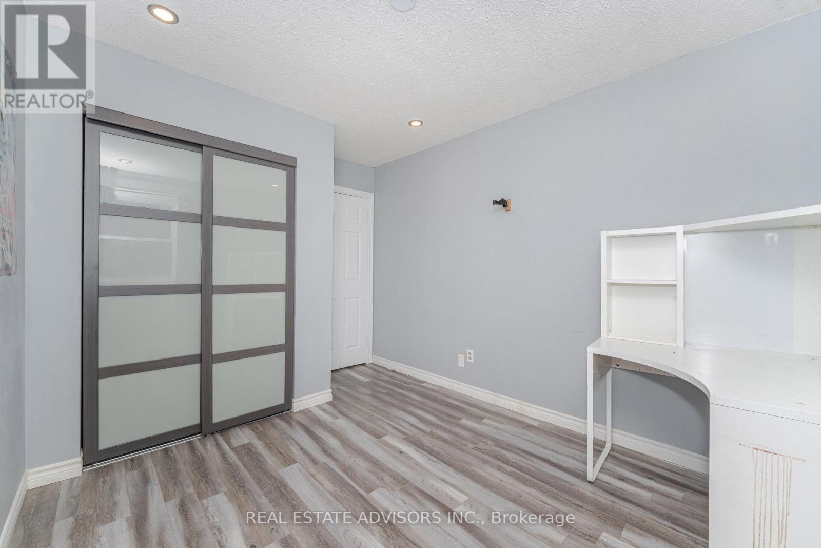 25 - 1320 Hampton Street, Oakville (Fa Falgarwood), Ontario  L6H 2S6 - Photo 17 - W12447130