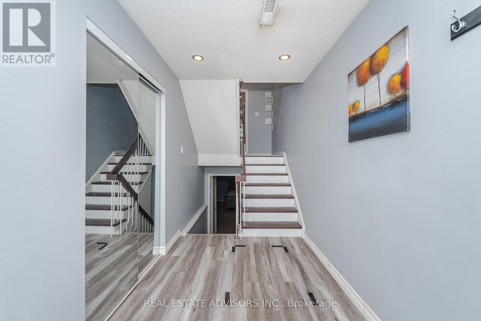 25 - 1320 Hampton Street, Oakville (Fa Falgarwood), Ontario  L6H 2S6 - Photo 4 - W12447130