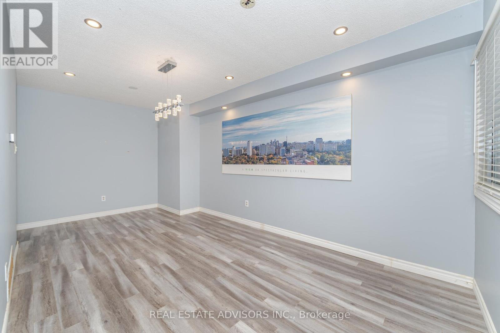 25 - 1320 Hampton Street, Oakville (Fa Falgarwood), Ontario  L6H 2S6 - Photo 5 - W12447130
