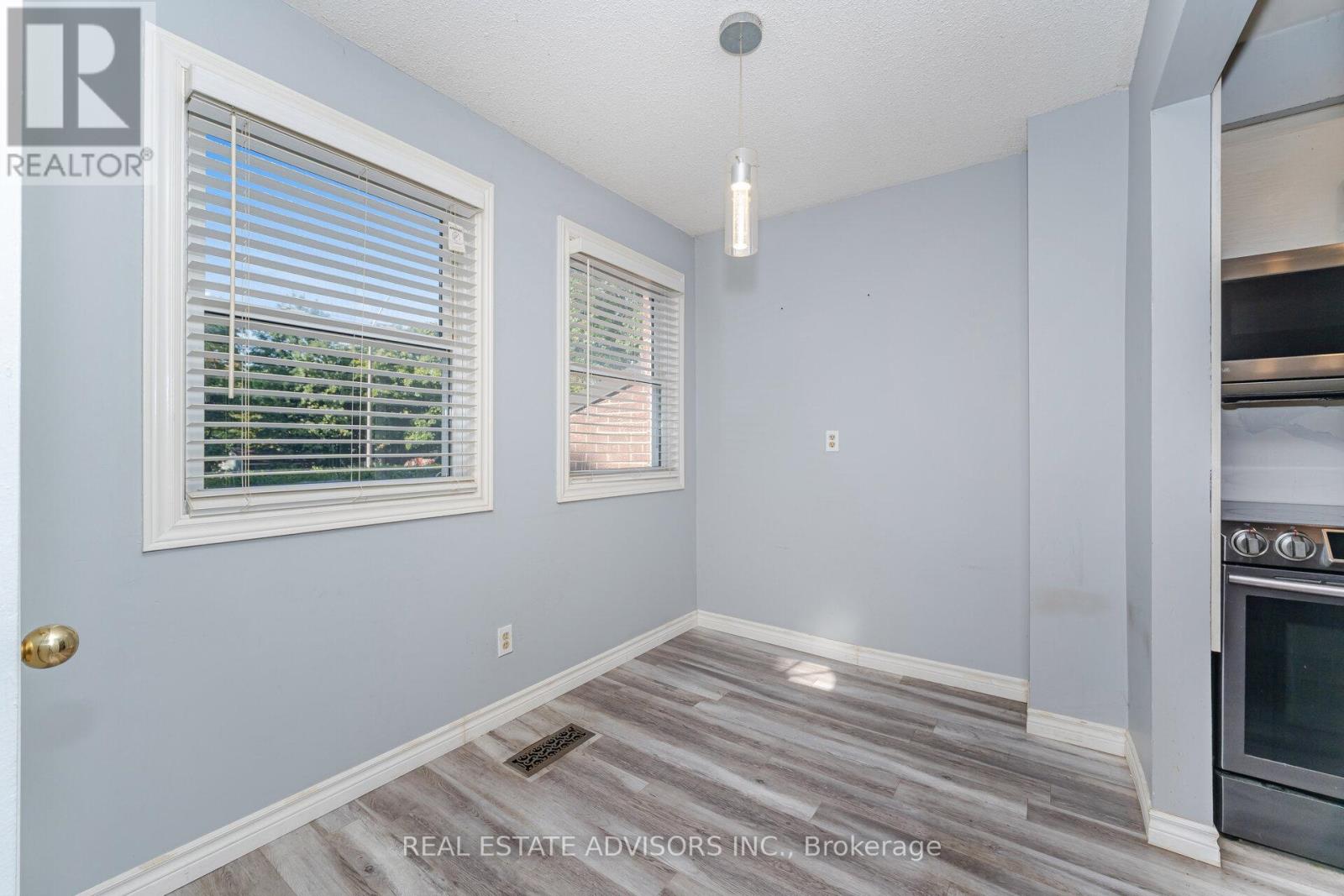 25 - 1320 Hampton Street, Oakville (Fa Falgarwood), Ontario  L6H 2S6 - Photo 9 - W12447130
