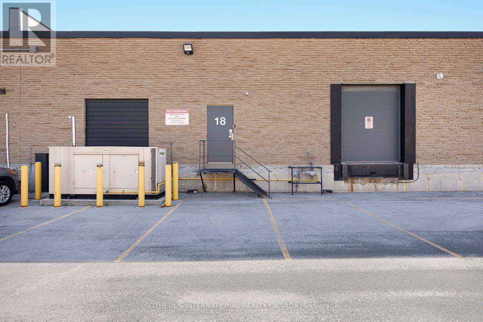 18-19 - 755 Queensway E, Mississauga, Ontario  L4Y 4C5 - Photo 4 - W12447139