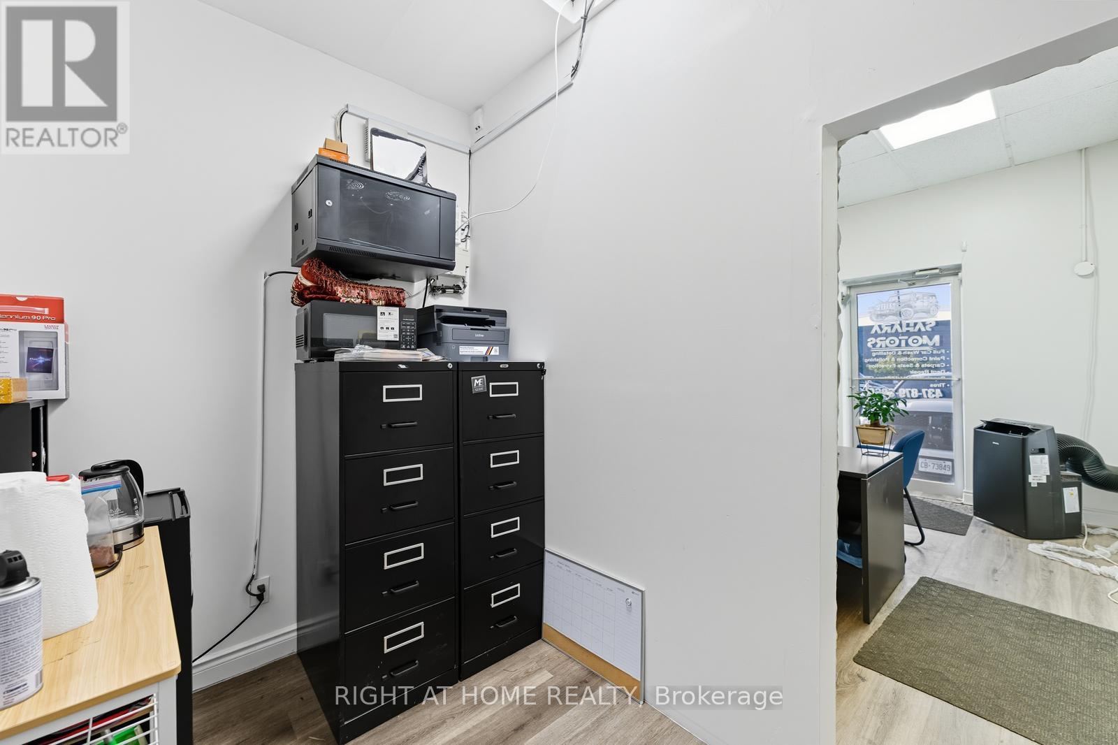 36 - 1400 Aimco Boulevard N, Mississauga (Northeast), Ontario  L4W 1E1 - Photo 15 - W12447143