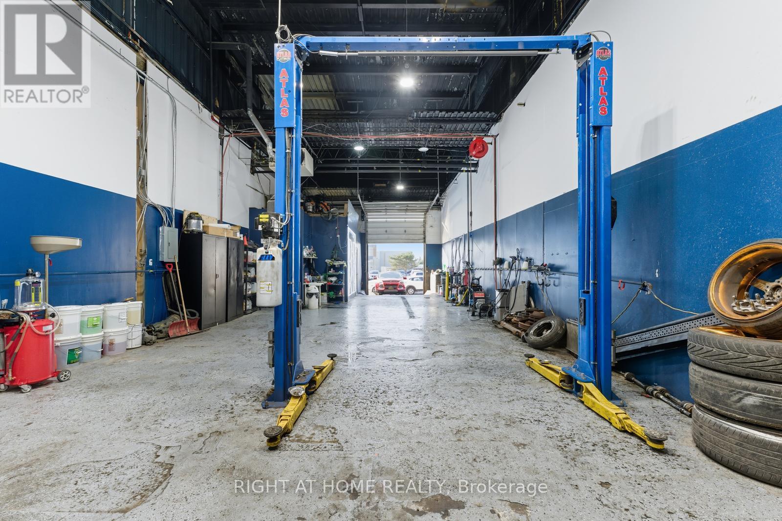 36 - 1400 Aimco Boulevard N, Mississauga (Northeast), Ontario  L4W 1E1 - Photo 24 - W12447143