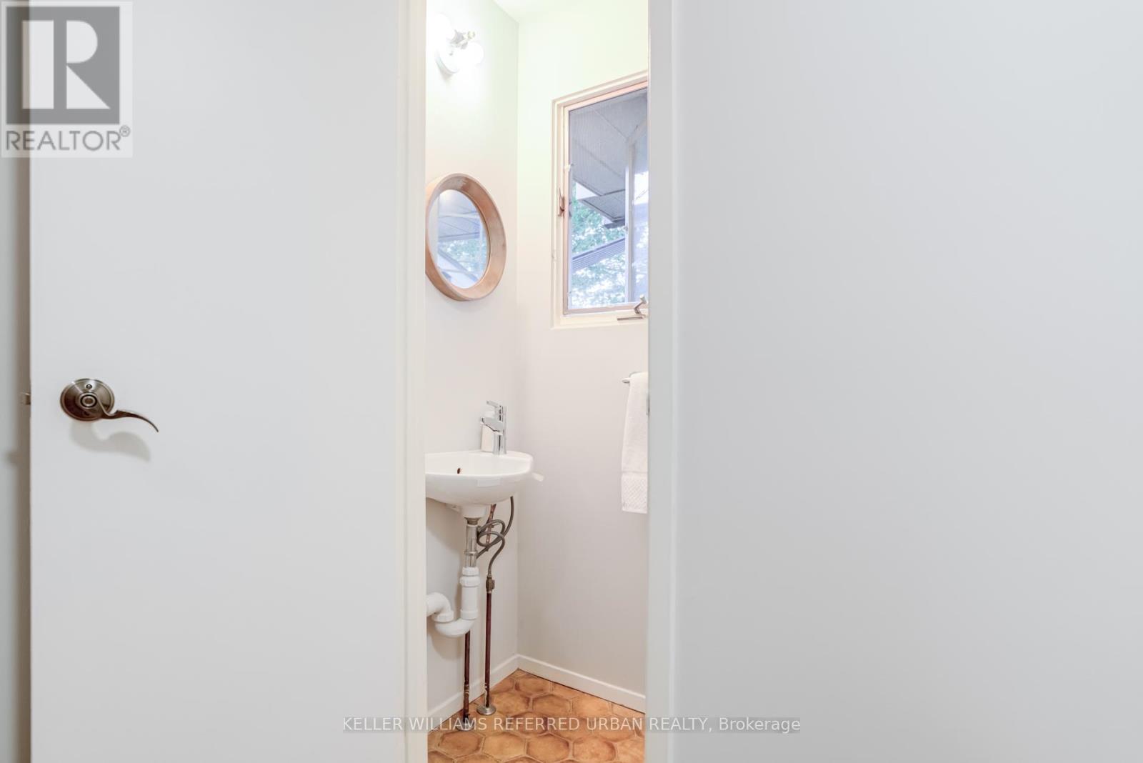 2 Skelton Street, Toronto (Mimico), Ontario  M8V 3W4 - Photo 18 - W12447151