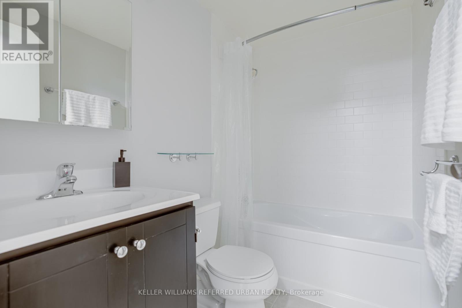 2 Skelton Street, Toronto (Mimico), Ontario  M8V 3W4 - Photo 25 - W12447151