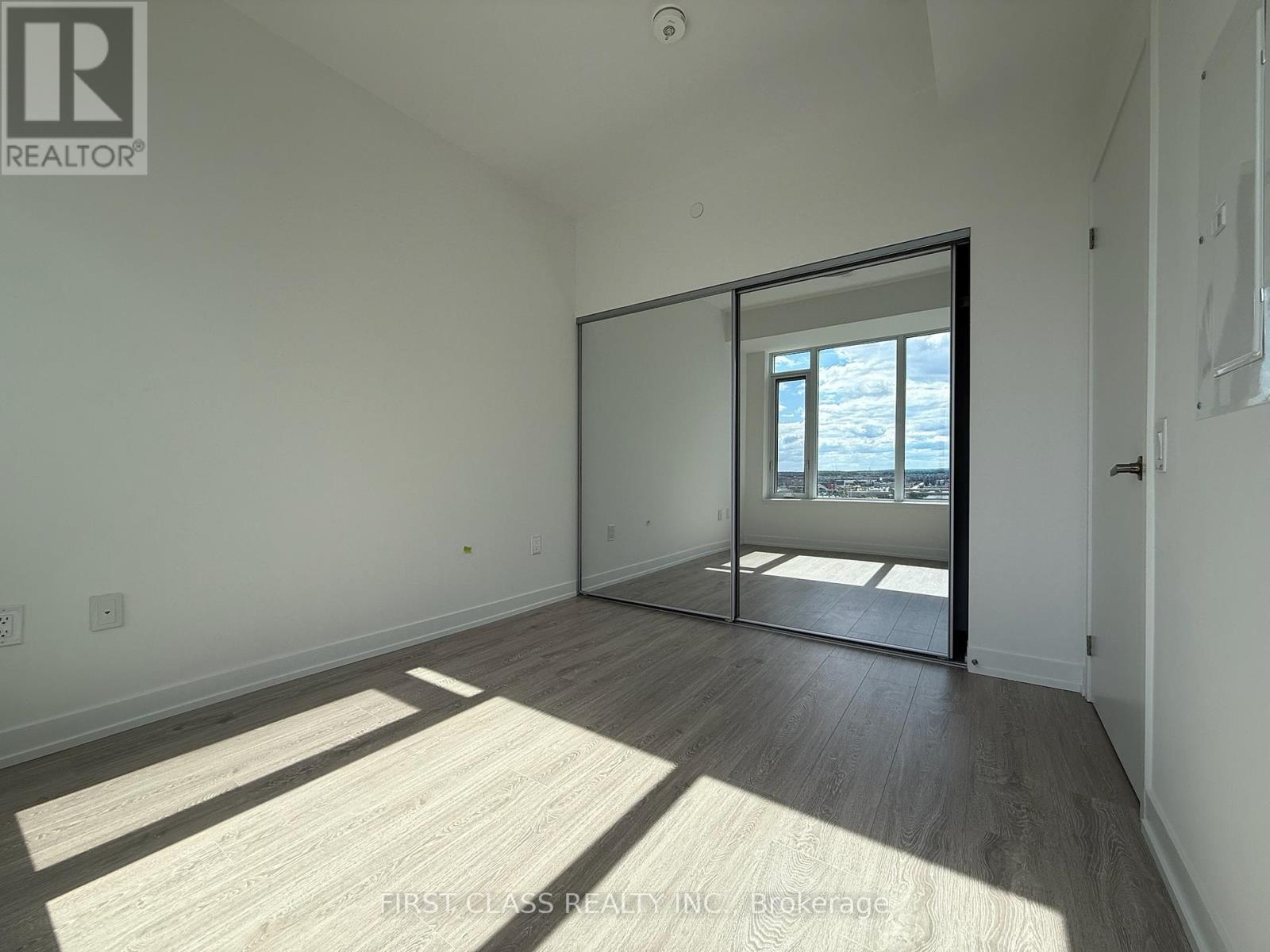 1317 - 2485 Eglinton Avenue W, Mississauga, Ontario  L5M 2T1 - Photo 10 - W12447206