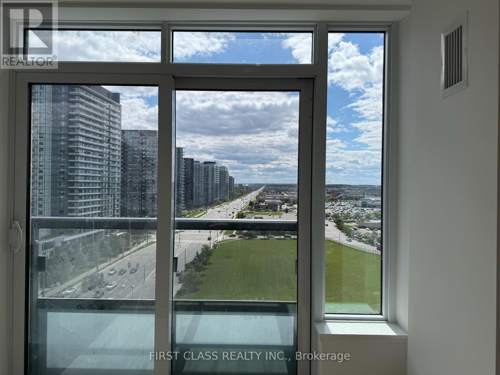 1317 - 2485 Eglinton Avenue W, Mississauga, Ontario  L5M 2T1 - Photo 7 - W12447206