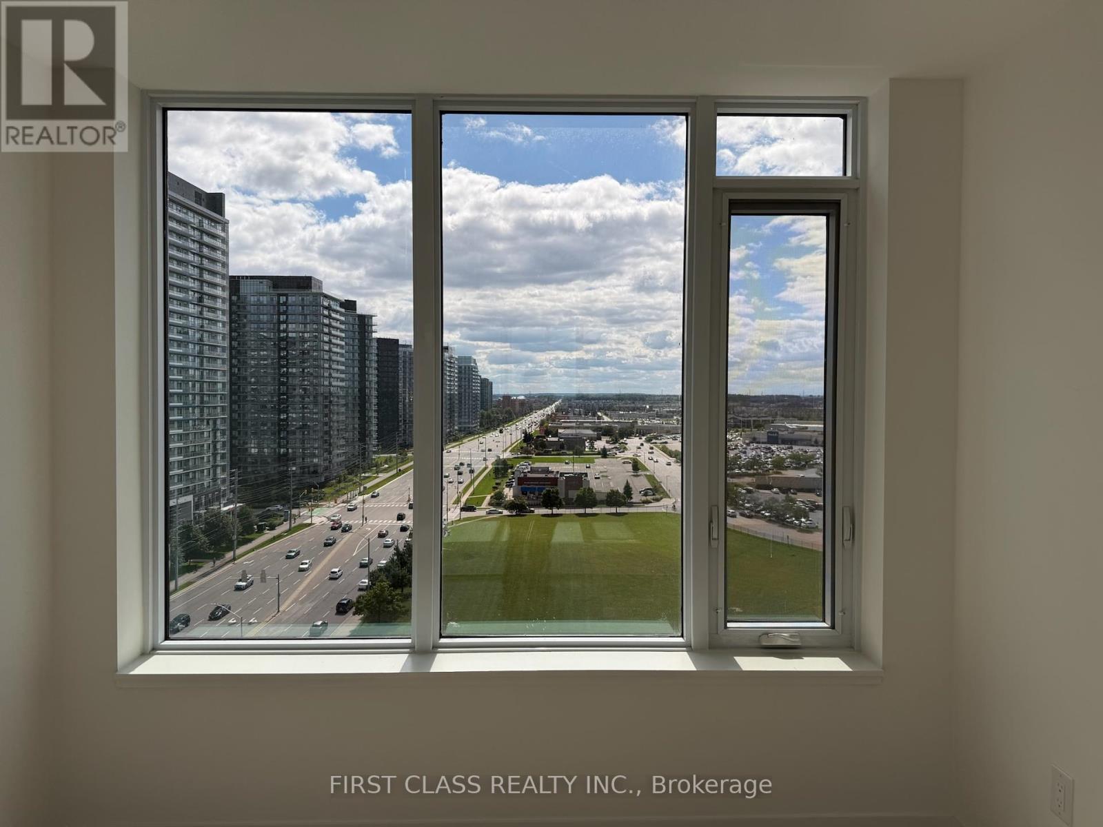 1317 - 2485 Eglinton Avenue W, Mississauga, Ontario  L5M 2T1 - Photo 9 - W12447206