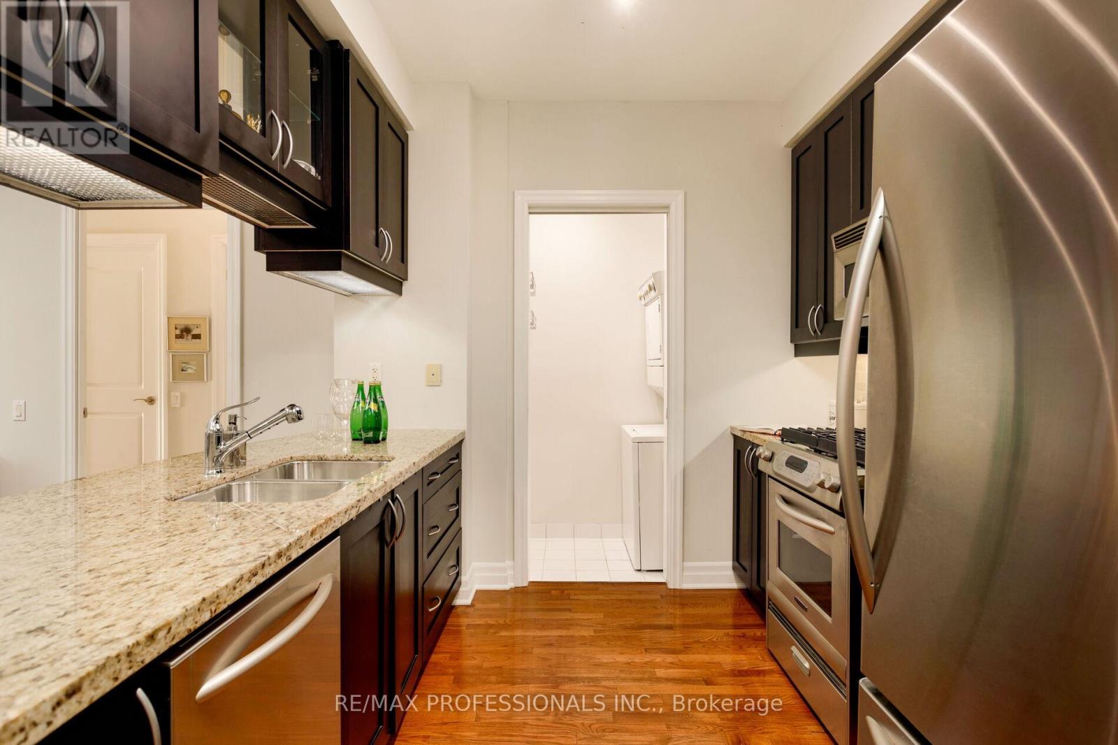 311 - 9 Burnhamthorpe Crescent, Toronto (Islington-City Centre West), Ontario  M9A 1G4 - Photo 12 - W12447208