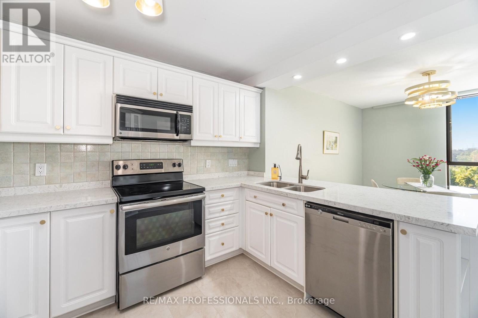 B4 - 284 Mill Road, Toronto (Markland Wood), Ontario  M9C 4W6 - Photo 16 - W12447232