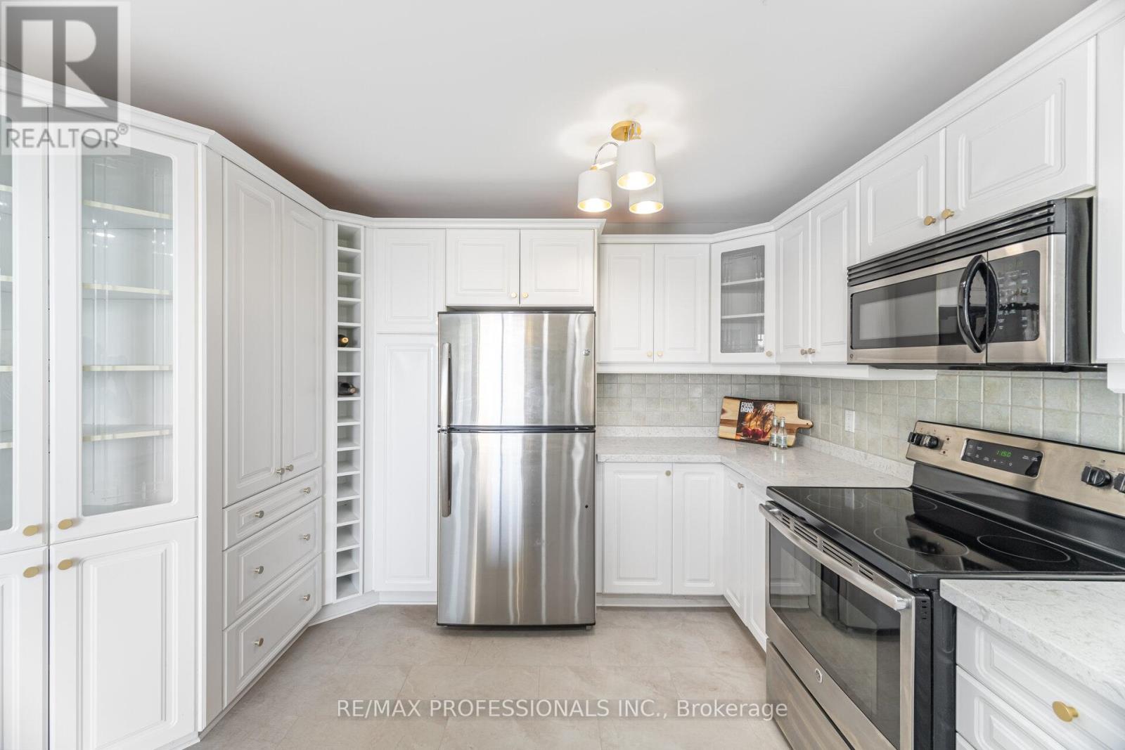B4 - 284 Mill Road, Toronto (Markland Wood), Ontario  M9C 4W6 - Photo 17 - W12447232