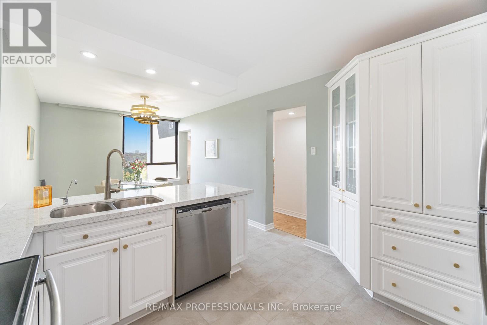 B4 - 284 Mill Road, Toronto (Markland Wood), Ontario  M9C 4W6 - Photo 18 - W12447232