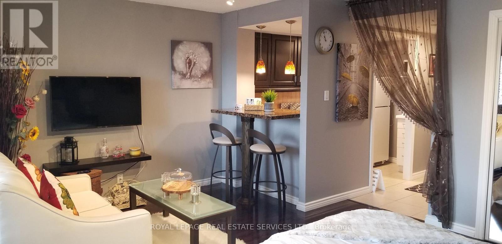 Ph05 - 717 Bay Street, Toronto, Ontario  M5G 2J9 - Photo 9 - C12402373