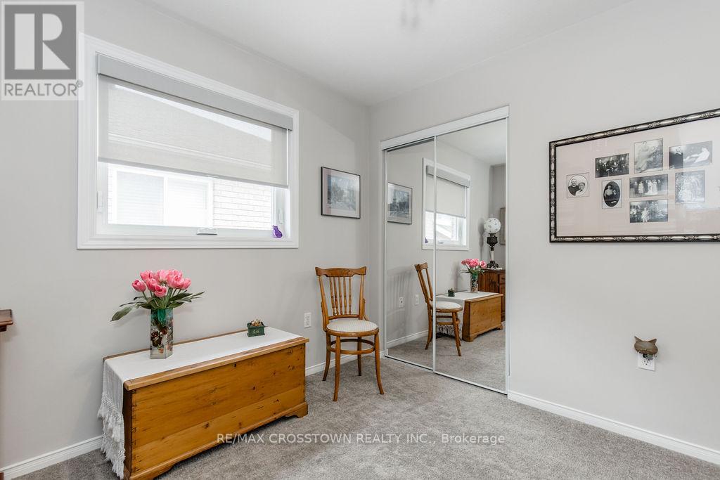57 Forest Dale Drive, Barrie (Little Lake), Ontario  L4M 6M9 - Photo 28 - S12446534