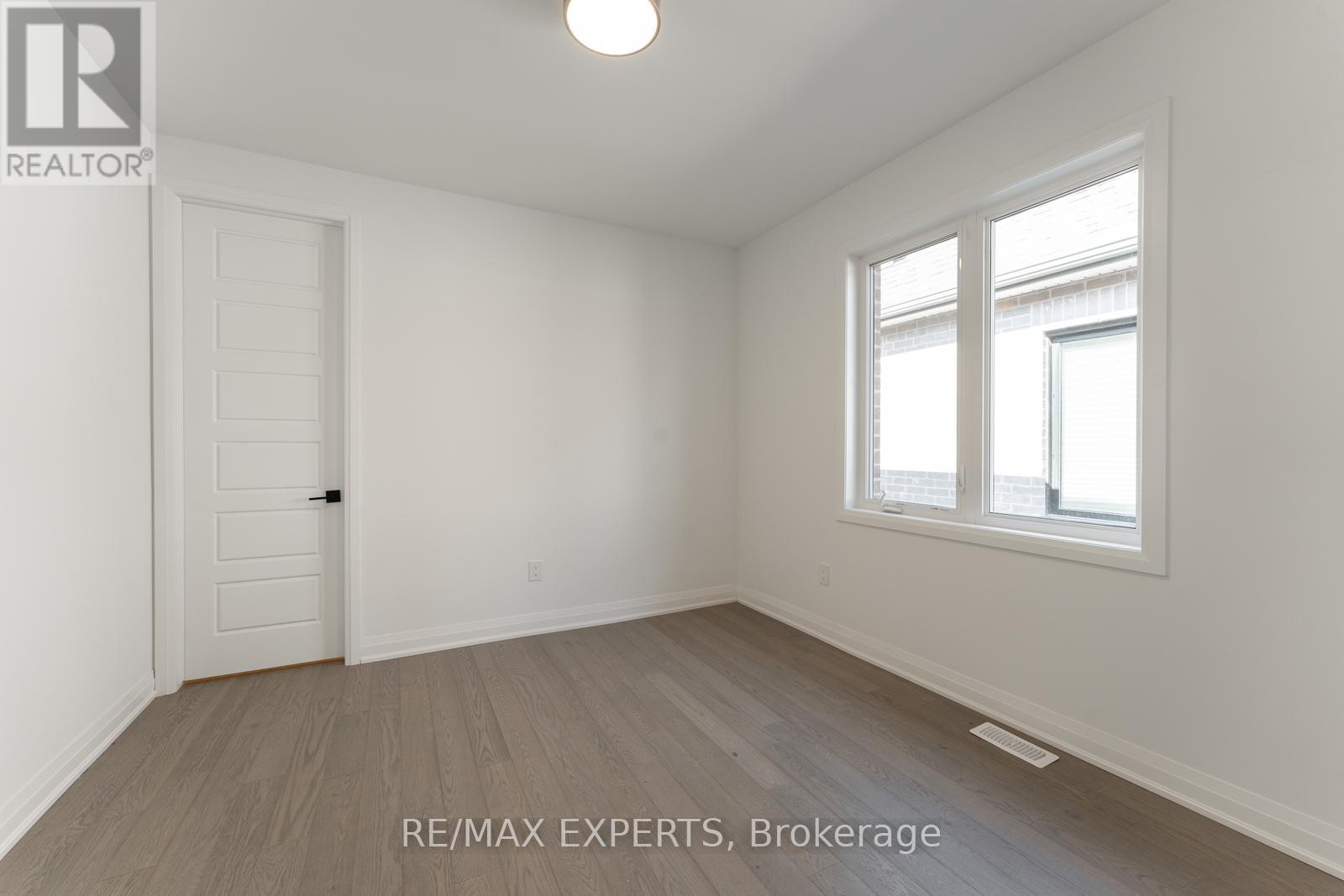 3299 Harasym Trail, Oakville, Ontario  L6H 3S1 - Photo 33 - W12441596