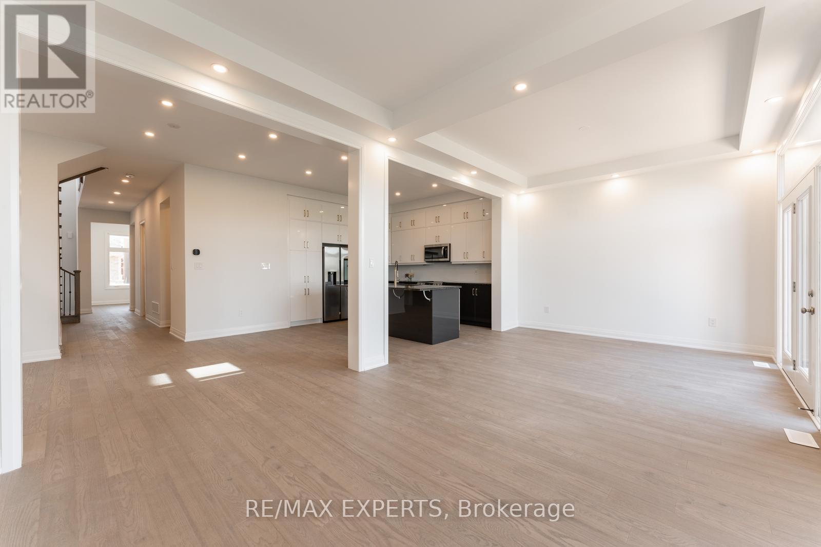 3299 Harasym Trail, Oakville, Ontario  L6H 3S1 - Photo 14 - W12441596