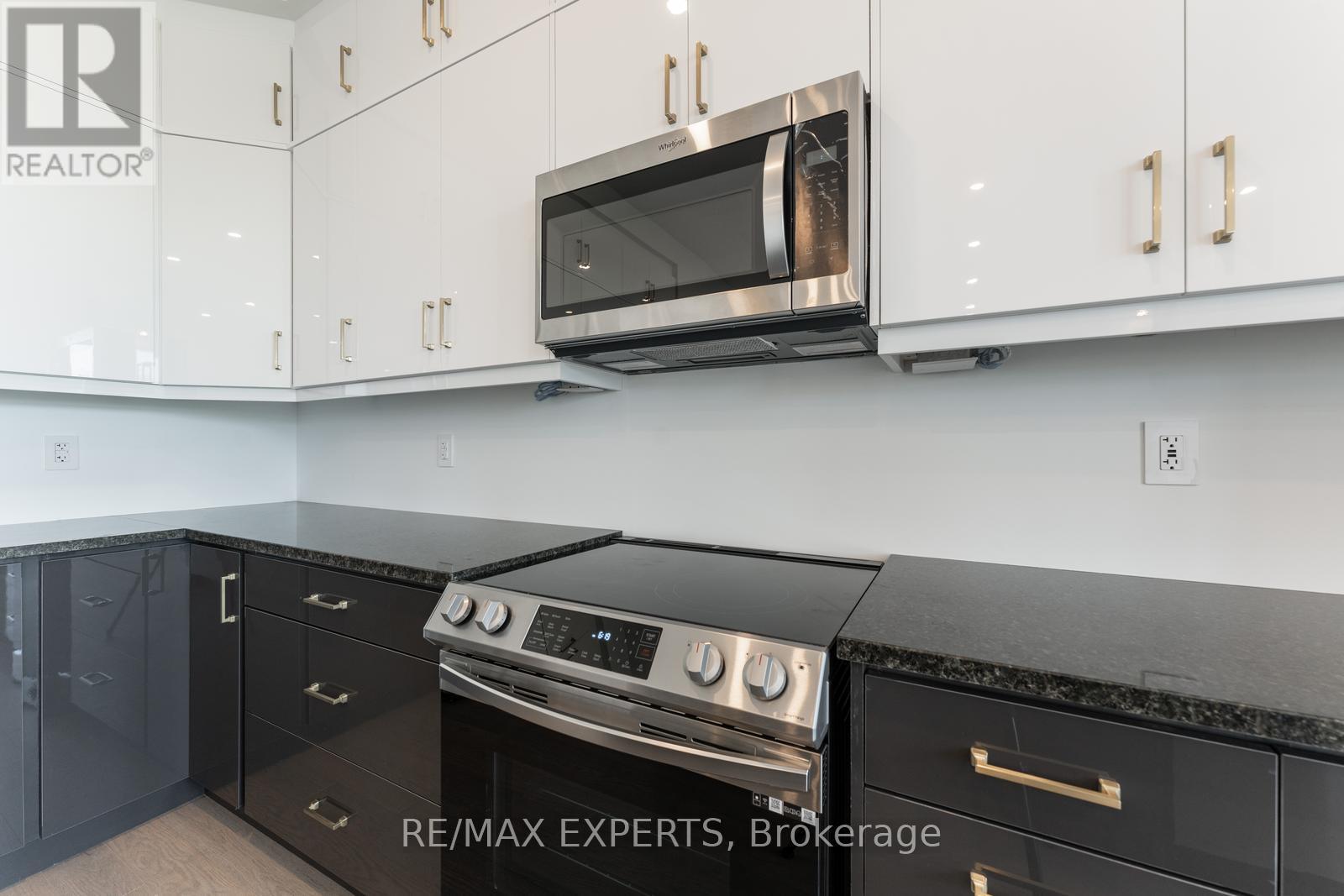 3299 Harasym Trail, Oakville, Ontario  L6H 3S1 - Photo 21 - W12441596