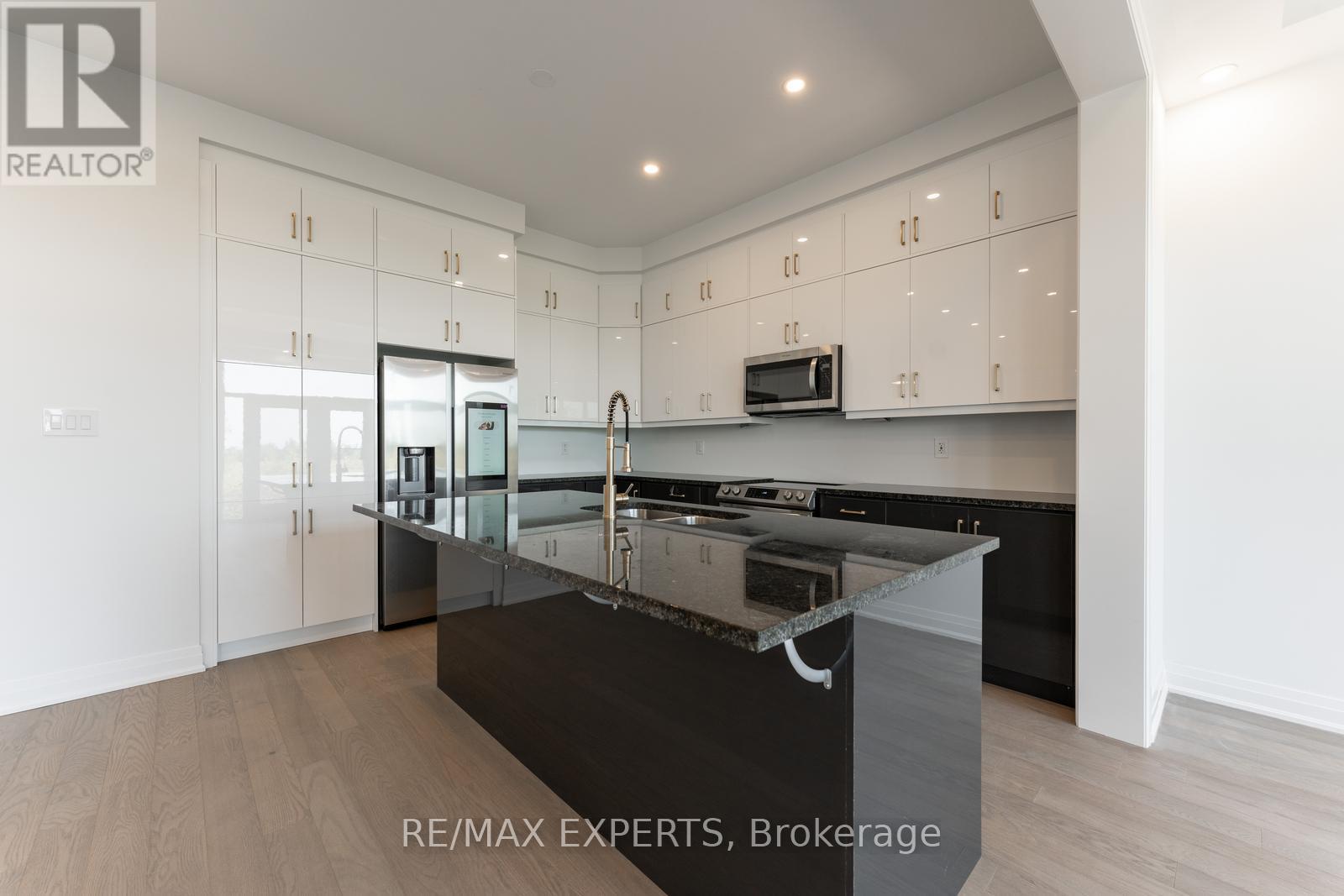 3299 Harasym Trail, Oakville, Ontario  L6H 3S1 - Photo 18 - W12441596