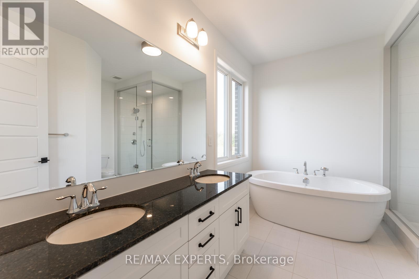 3299 Harasym Trail, Oakville, Ontario  L6H 3S1 - Photo 30 - W12441596